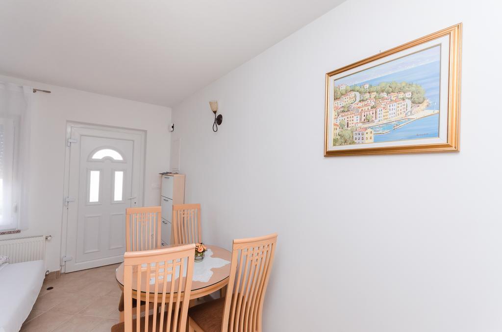 מדביה Apartment Zorka מראה חיצוני תמונה